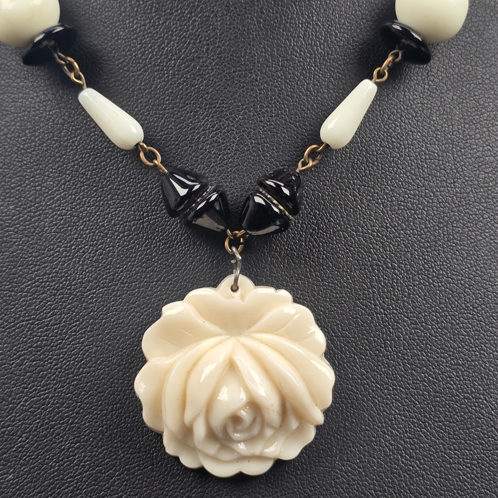 Vintage Art Deco Style Rose Pendant Necklace Black Molded White Glass Bead 16"